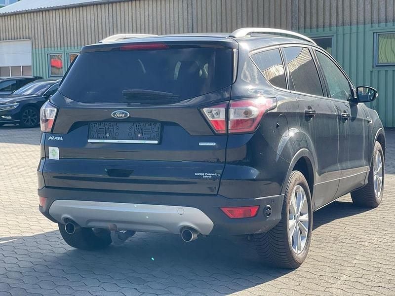 Gebraucht Ford Kuga Titanium 150 PS (110 kW) 2018 Schwarz SUV