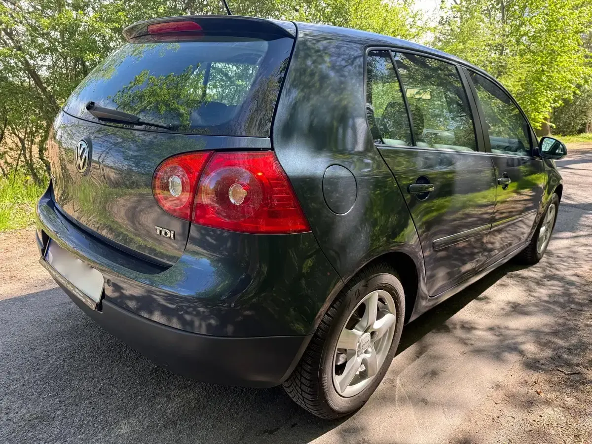 Gebraucht VW Golf V 105 PS (77 kW) 2007 Blau Limousine
