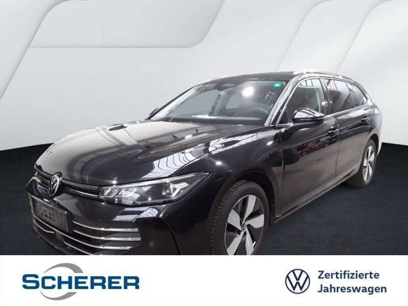 Grenadillschwarz metallic (metallic) Gebraucht 2024 VW Passat IQ Drive Kombi | 31.790 € (Guter Preis) - Bild 1/4