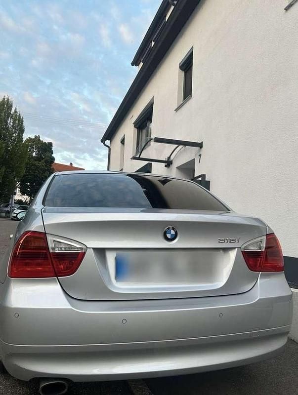 Gebraucht BMW 318 143 PS (105 kW) 2008 Grau Limousine