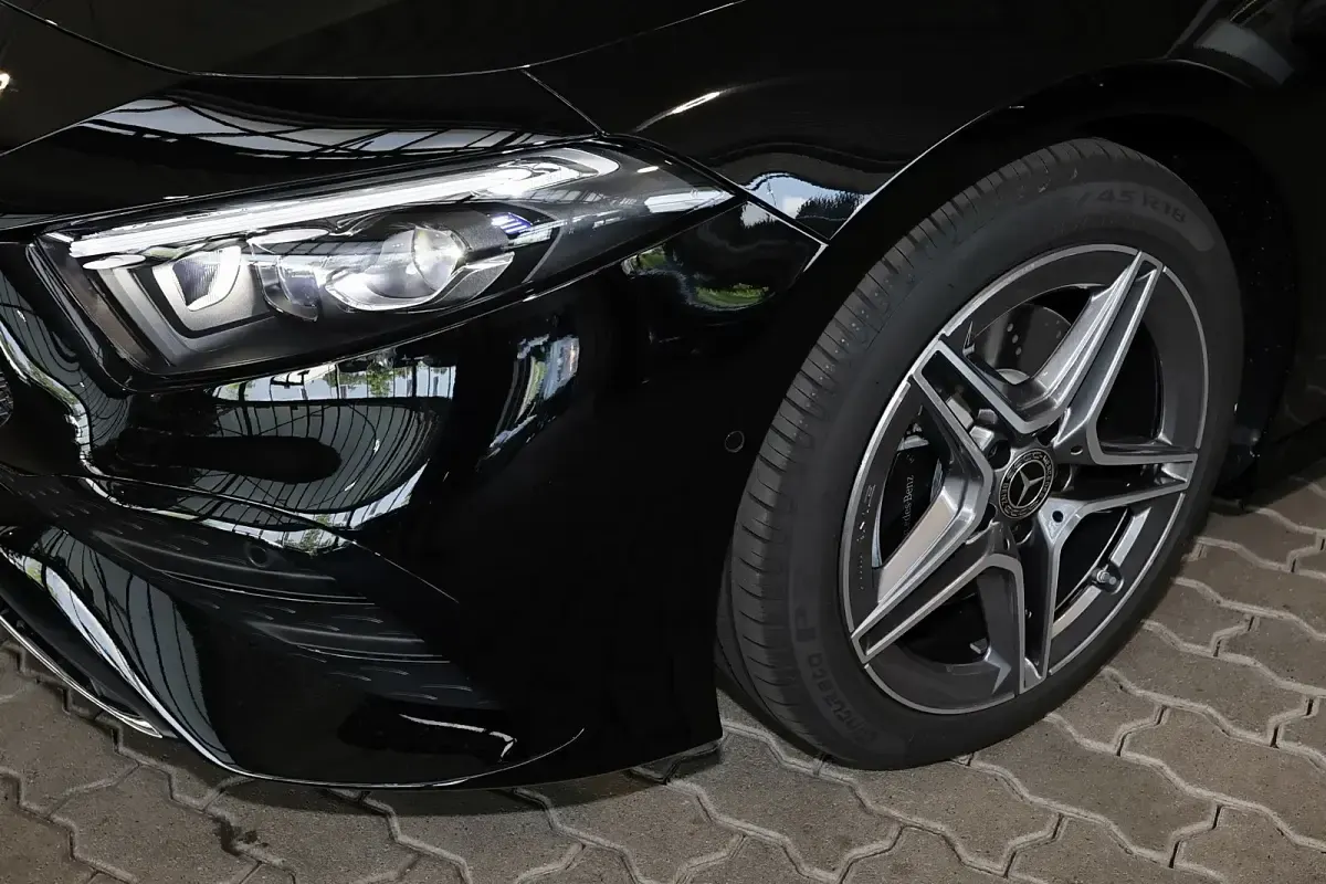 Gebraucht Mercedes A220 AMG 190 PS (139 kW) 2026 Nachtschwarz uni Limousine