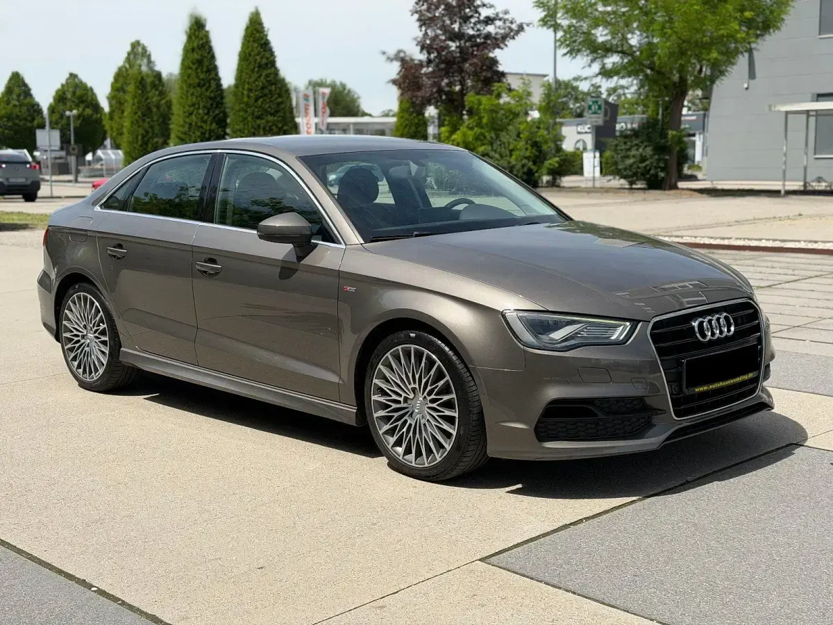 Gebraucht Audi A3 S-Line 179 PS (131 kW) 2015 Grau Limousine