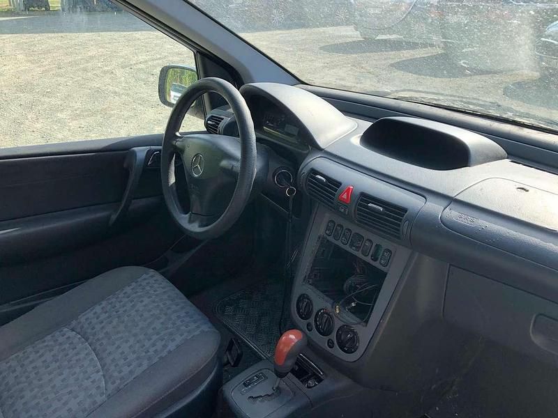 Gebraucht Mercedes Vaneo 125 PS (91 kW) 2002 Silber Van / Kleinbus