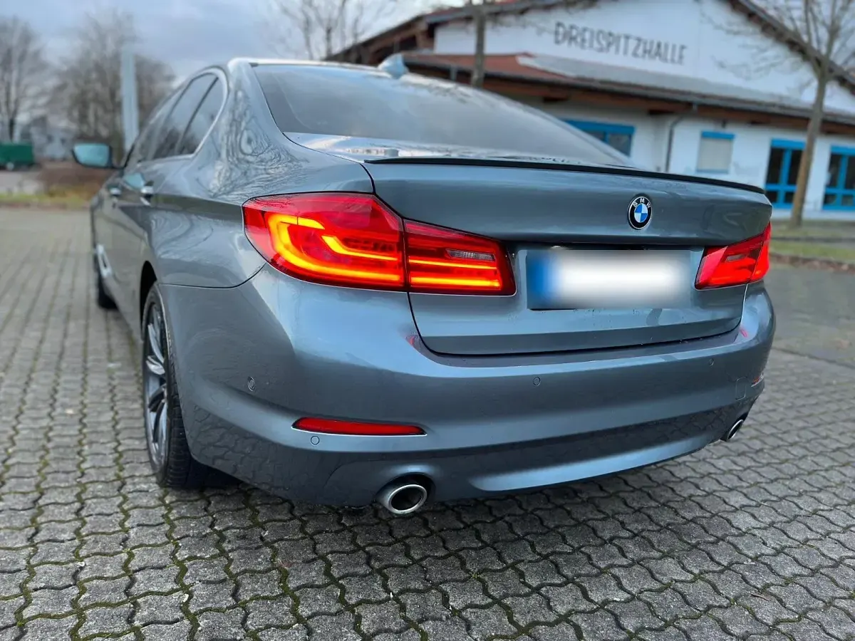Gebraucht BMW 530 Sport Line 265 PS (194 kW) 2018 Grau Limousine