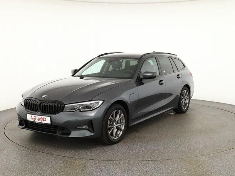 Gebraucht BMW 330e Sport Line 252 PS (185 kW) 2021 Grau Kombi