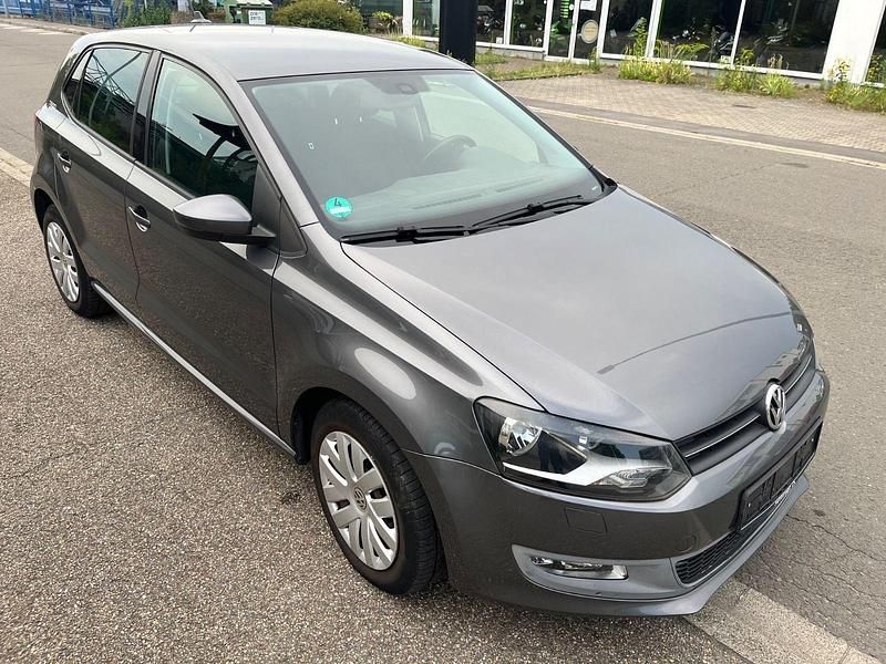 Grau Gebraucht 2010 VW Polo Team Limousine | 3.999 € (Superpreis) - Bild 1/4