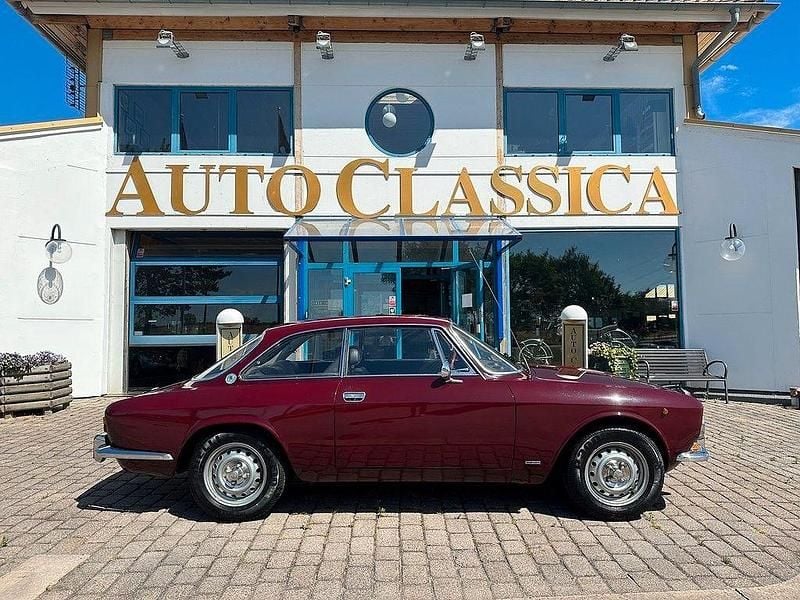 Rot Gebraucht 1975 Alfa Romeo 2000 Veloce | 42.500 € - Bild 1/4