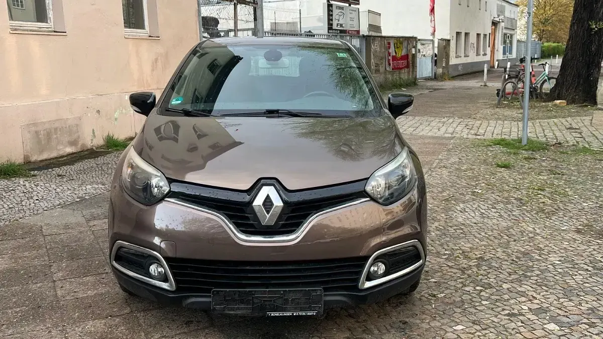 Usado Renault Captur Expression 90 HP (66 kW) 2015 Castanho SUV