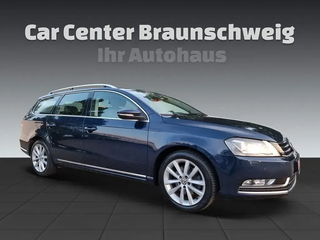 Gebraucht VW Passat Highline 140 PS (102 kW) 2012 Blau Kombi