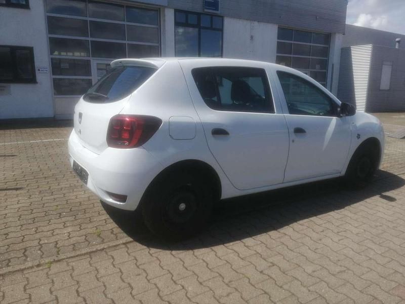 Gebraucht Dacia Sandero Celebration 75 PS (55 kW) 2019 Weiß Limousine