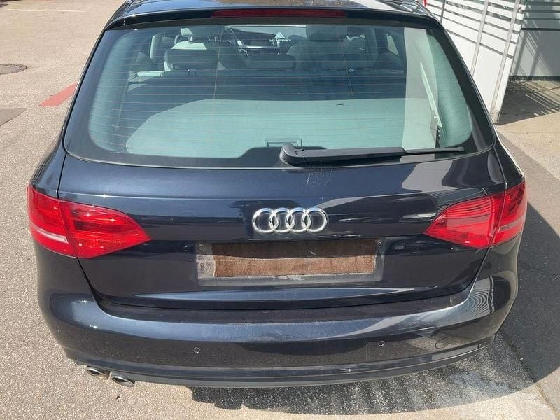 Gebraucht Audi A4 Ambition 177 PS (130 kW) 2014 Blau Kombi