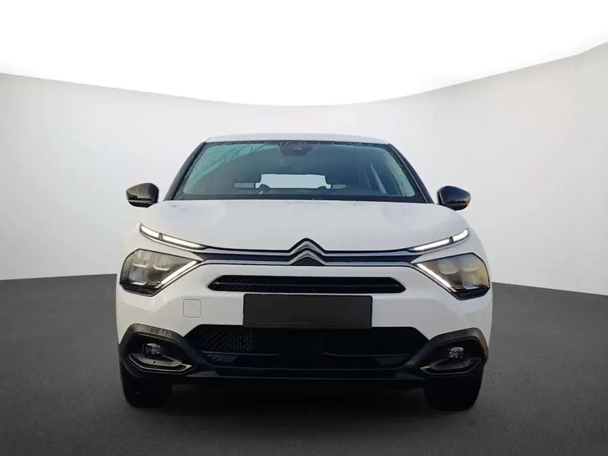 Gebraucht Citroën C4 Feel 131 PS (96 kW) 2023 Weiß Limousine