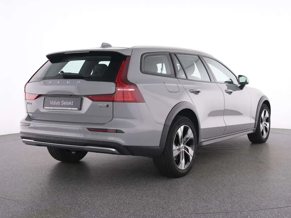 Occasion Volvo V60 CC Plus 196 ch (144 kW) 2024 Gris Break