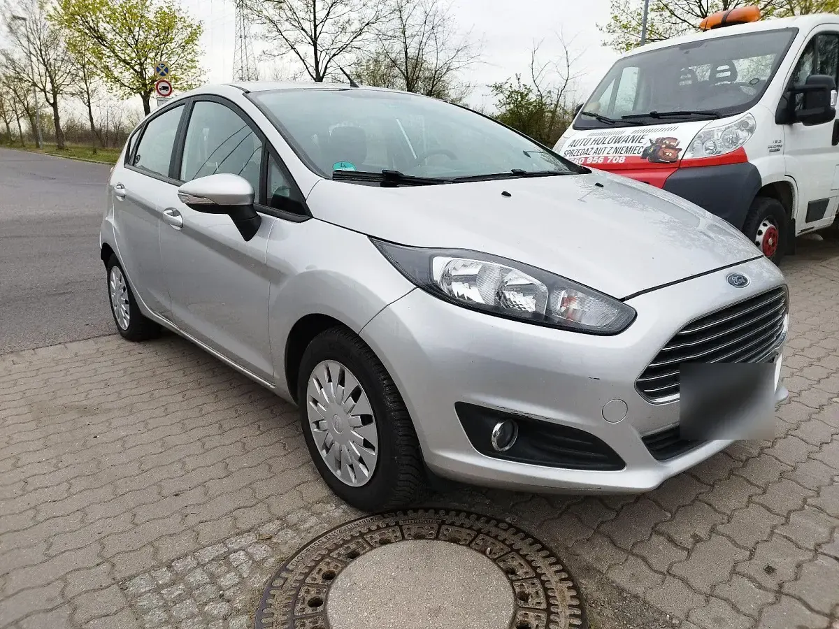 Używany Ford Fiesta 95 KM (69 kW) 2013 Szary Hatchback