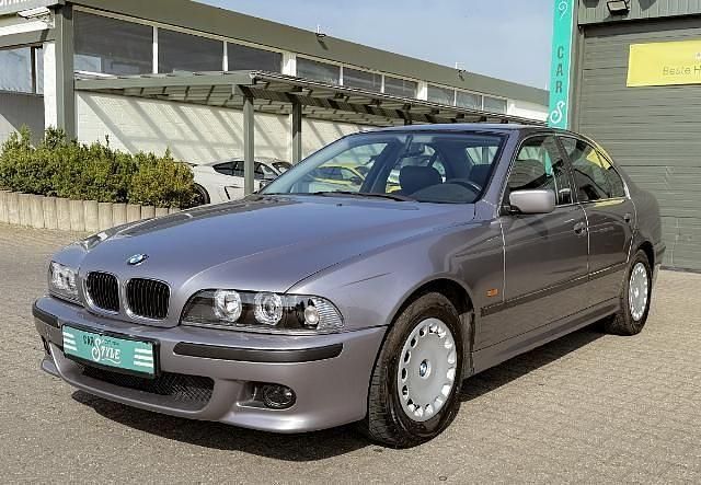 Silber Gebraucht 1996 BMW 528 M Sport Limousine | 8.970 € (Fairer Preis) - Bild 1/4