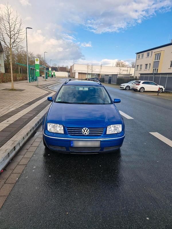 Gebraucht VW Bora 101 PS (74 kW) 2002 Blau Kombi