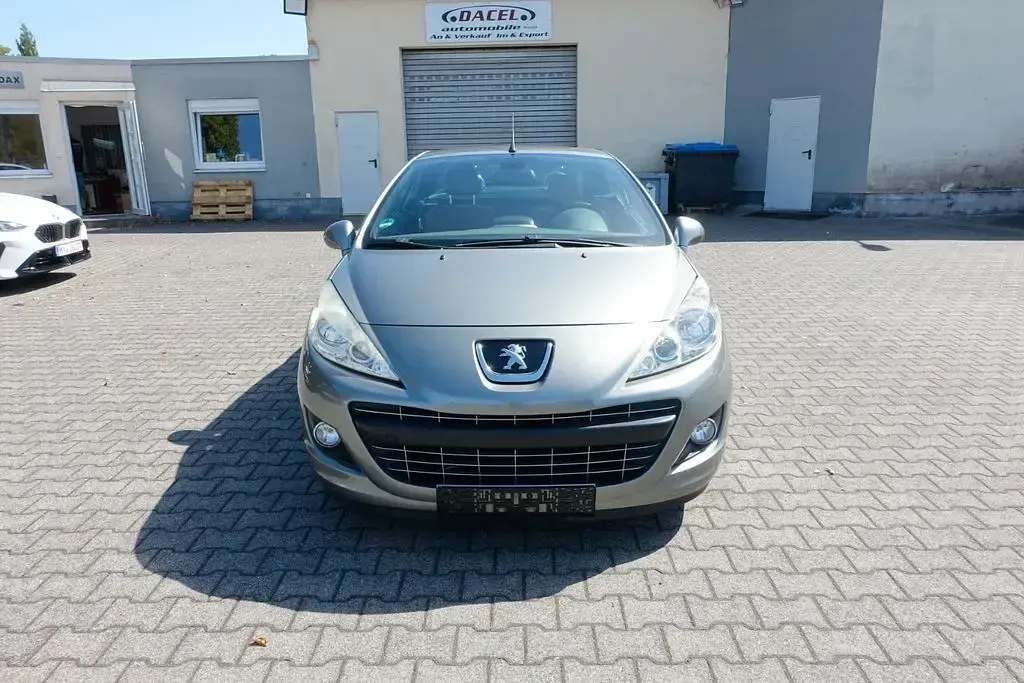 Gebraucht Peugeot 207 CC Allure 156 PS (114 kW) 2013 Grau Cabrio