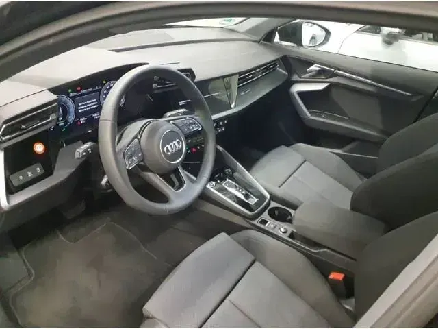 Gebraucht Audi A3 Sport 204 PS (150 kW) 2025 Grau Limousine