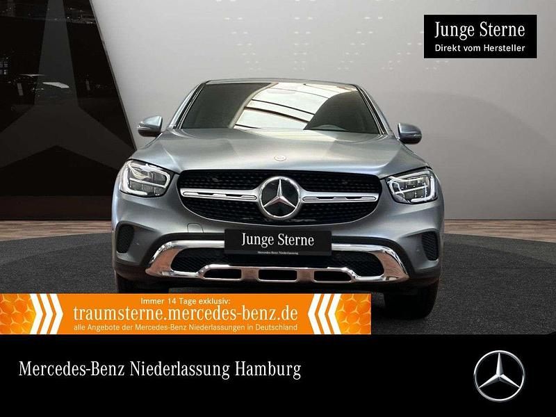 Grau Gebraucht 2021 Mercedes GLC300e Limousine | 44.890 € (Fairer Preis) - Bild 1/3