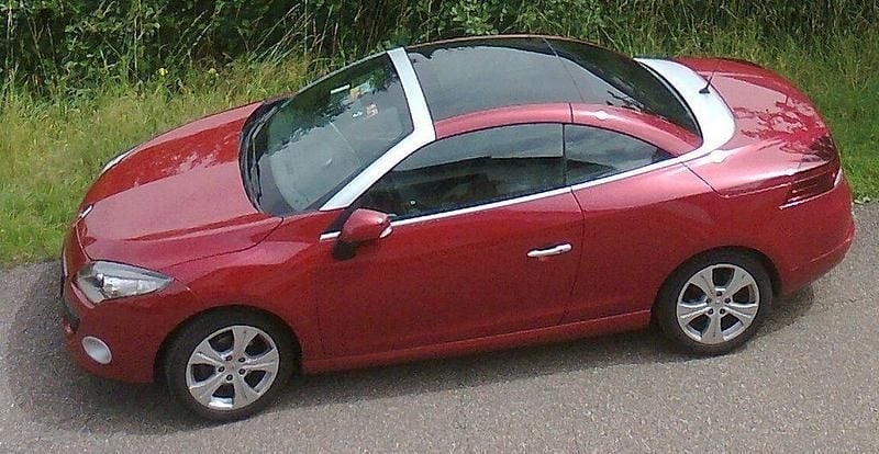 Gebraucht Renault Mégane Cabriolet Dynamique 140 PS (102 kW) 2011 Rot Cabrio