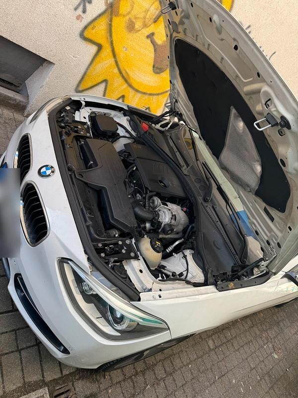 Gebraucht BMW 116 Sport Line 136 PS (100 kW) 2014 Weiß Kleinwagen