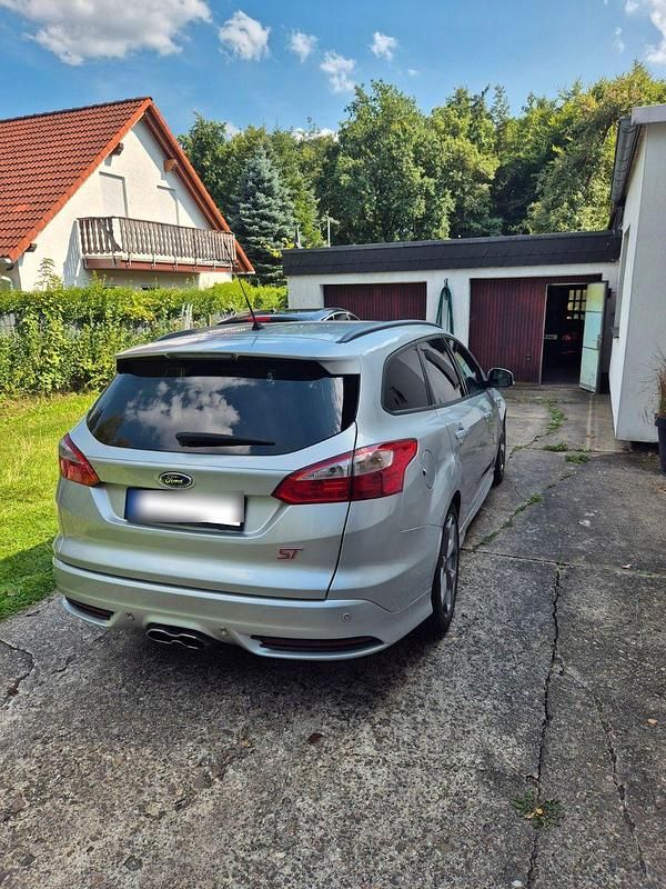 Gebraucht Ford Focus ST 250 PS (183 kW) 2013 Silber Kombi