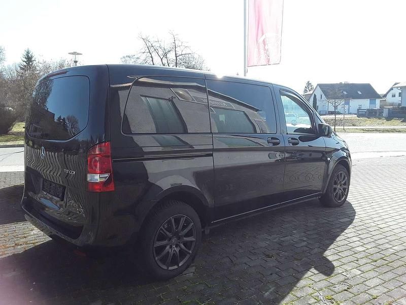 Gebraucht Mercedes Vito 190 PS (139 kW) 2019 Obsidianschwarz metallic Van