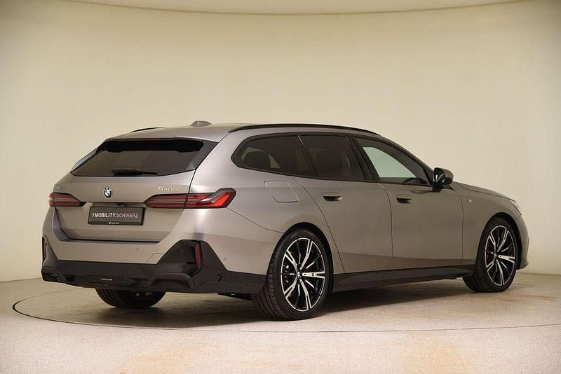 Gebraucht BMW 540 M Sport 286 PS (210 kW) 2025 Grau Kombi