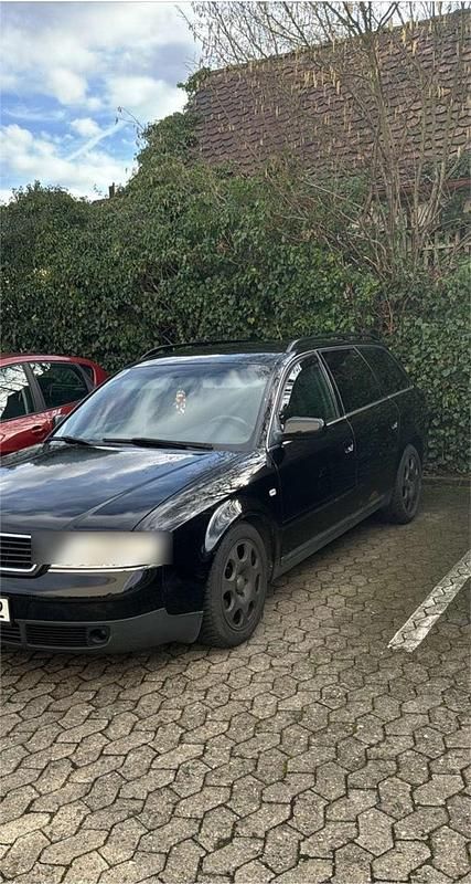 Schwarz Gebraucht 2001 Audi A6 Kombi | 900 € (Guter Preis) - Bild 1/4