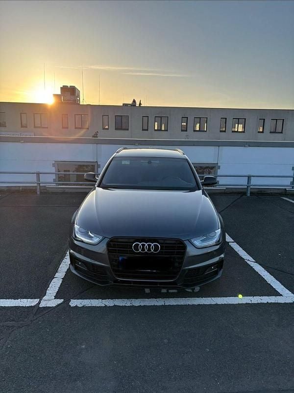 Gebraucht Audi A4 S-Line 190 PS (139 kW) 2015 Grau Kombi