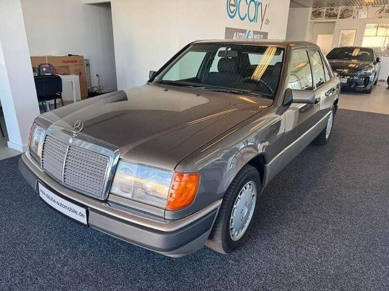 Gebraucht Mercedes E300 179 PS (131 kW) 1991 Braun Limousine