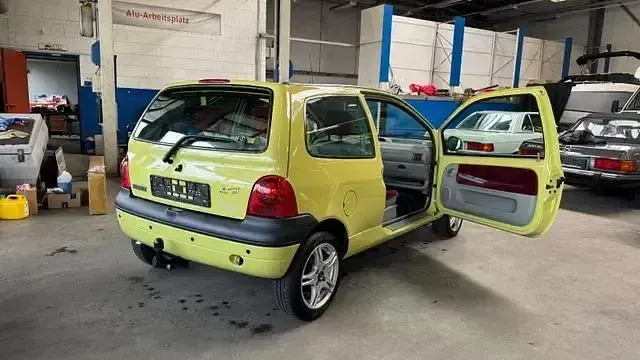 Gebraucht Renault Twingo Privilege 75 PS (55 kW) 2001 Gelb 306 Kleinwagen