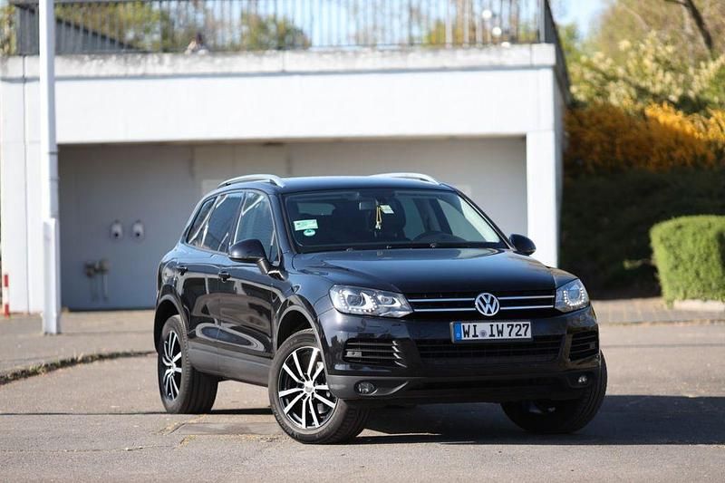 Schwarz Gebraucht 2014 VW Touareg Exclusive SUV | 17.200 € (Fairer Preis) - Bild 1/4