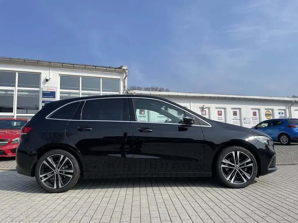 Gebraucht Mercedes B200 Edition 163 PS (119 kW) 2019 Schwarz Kleinwagen