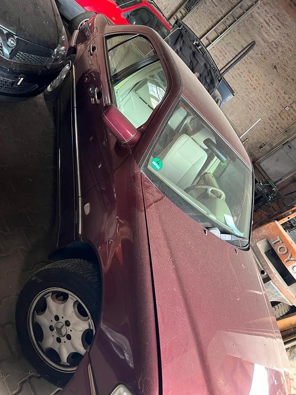 Gebraucht Mercedes C240 170 PS (125 kW) 1998 Rot Limousine