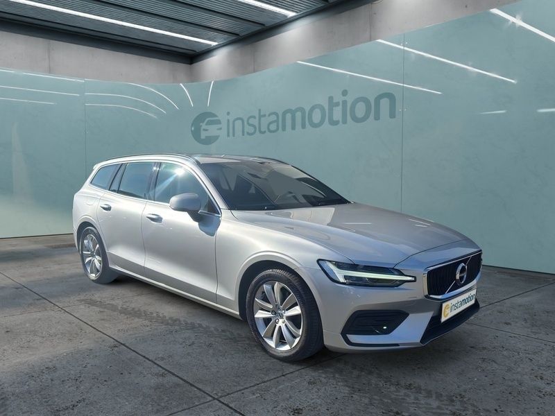 Silber Gebraucht 2022 Volvo V60 Momentum Kombi | 29.090 € (Fairer Preis) - Bild 1/3