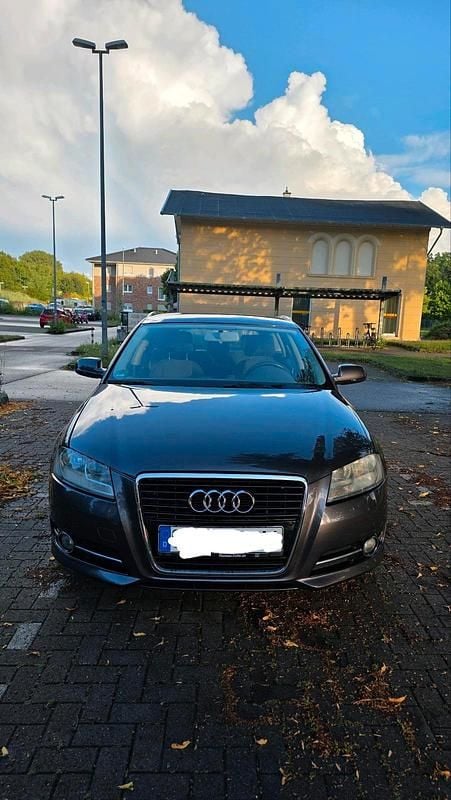 Grau Gebraucht 2012 Audi A3 Sportback Limousine | 6.280 € (Guter Preis) - Bild 1/4