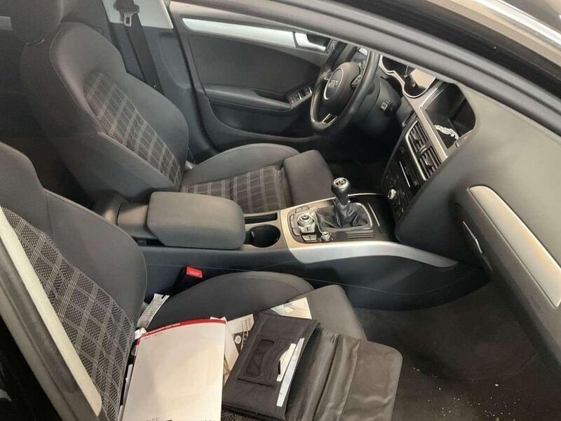 Gebraucht Audi A4 Sport 163 PS (119 kW) 2014 Brillantschwarz Kombi