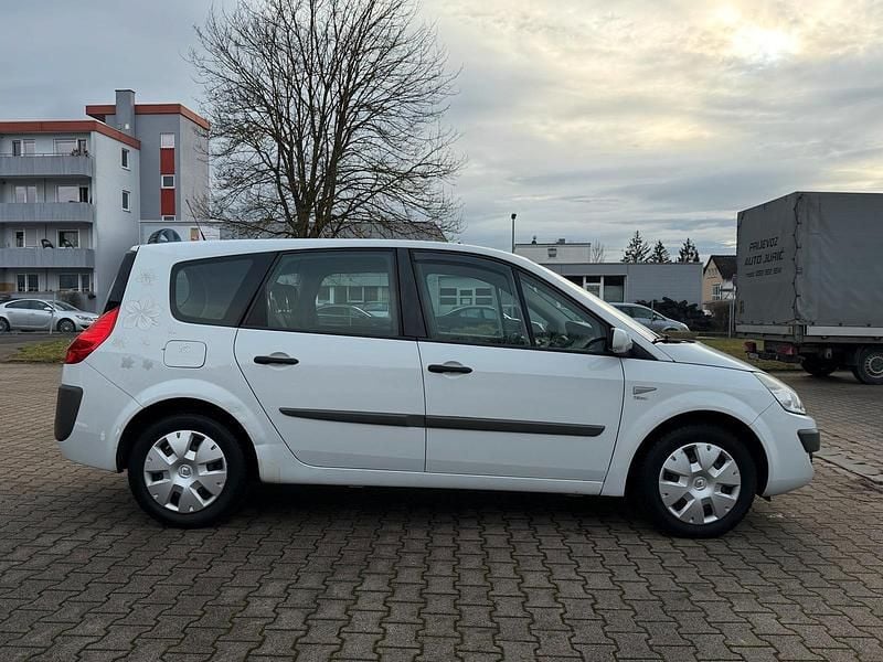 Gebraucht Renault Scénic II 112 PS (82 kW) 2008 Weiß Van / Kleinbus