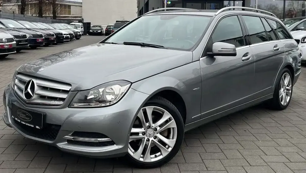 Gebraucht Mercedes C180 156 PS (114 kW) 2012 Grau Kombi