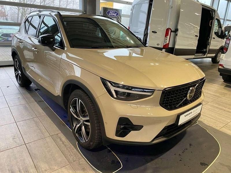 Gebraucht Volvo XC40 Plus 197 PS (144 kW) 2025 Sand dune SUV