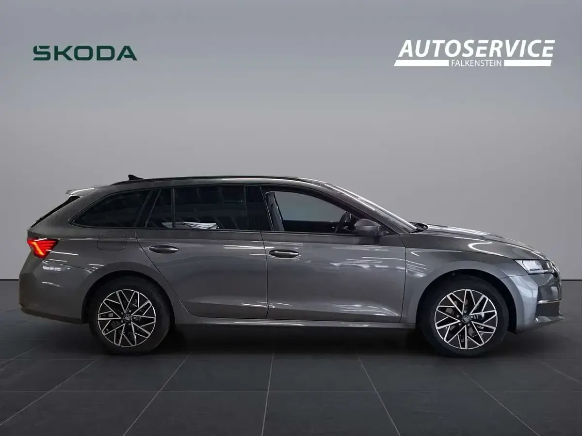 Neu Skoda Octavia 150 PS (110 kW) 2026 Graphitegrau metallic Kombi