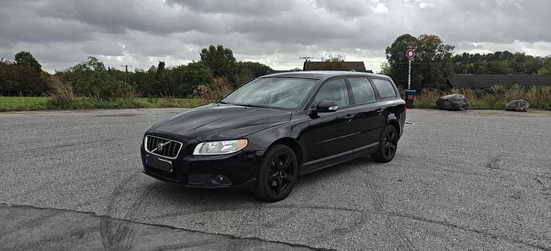 Schwarz Gebraucht 2008 Volvo V70 Momentum Kombi | 3.600 € (Superpreis) - Bild 1/4