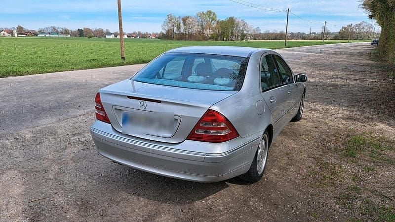 Gebraucht Mercedes C320 218 PS (160 kW) 2002 Silber Limousine