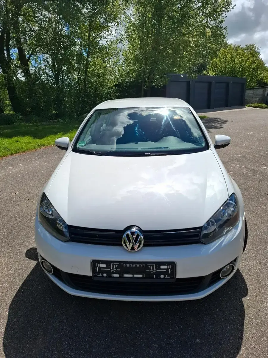 Gebraucht VW Golf VII 101 PS (74 kW) 2013 Weiß Kleinwagen