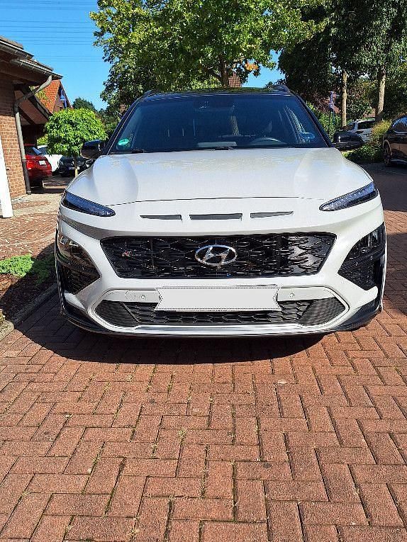 Grau Gebraucht 2023 Hyundai Kona N Line SUV | 18.900 € (Superpreis) - Bild 1/4