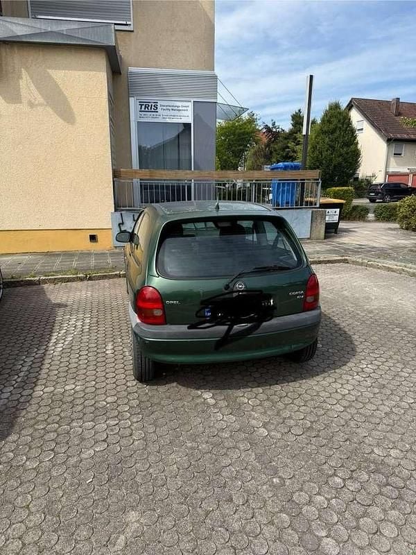 Gebraucht Opel Corsa Edition 65 PS (47 kW) 2000 Grün Kleinwagen