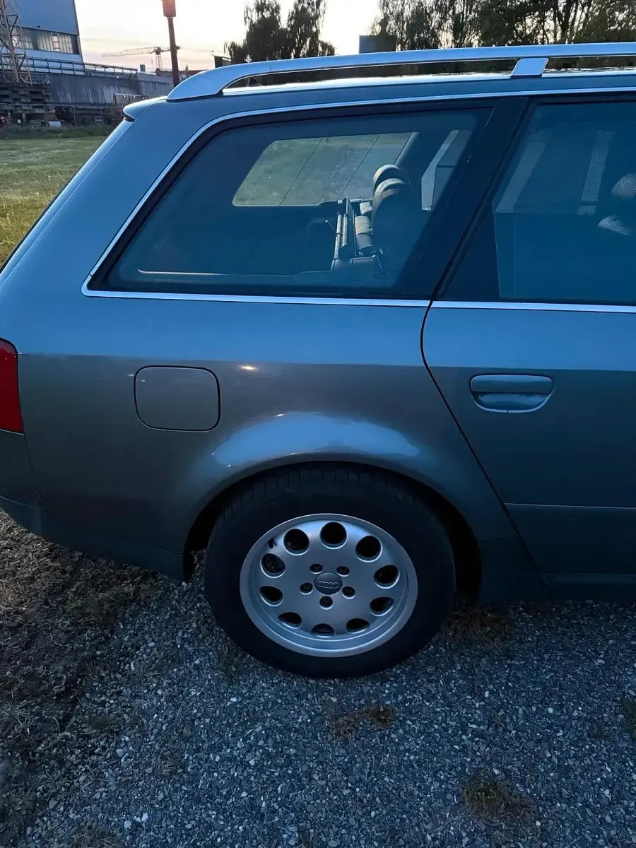 Gebraucht Audi A6 S-Line 169 PS (124 kW) 2001 Grau Kombi