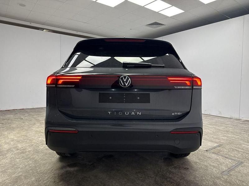 Neu VW Tiguan 131 PS (96 kW) 2026 Grau SUV