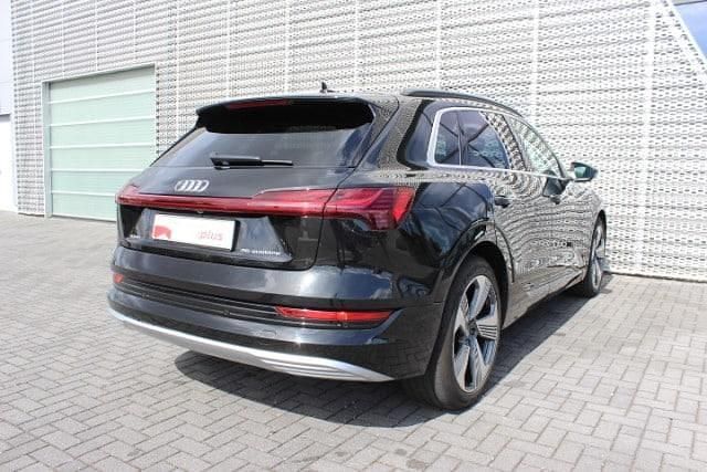Gebraucht Audi e-tron Advanced Plus 300 kW (408 PS) 2019 Mythosschwarz metallic SUV